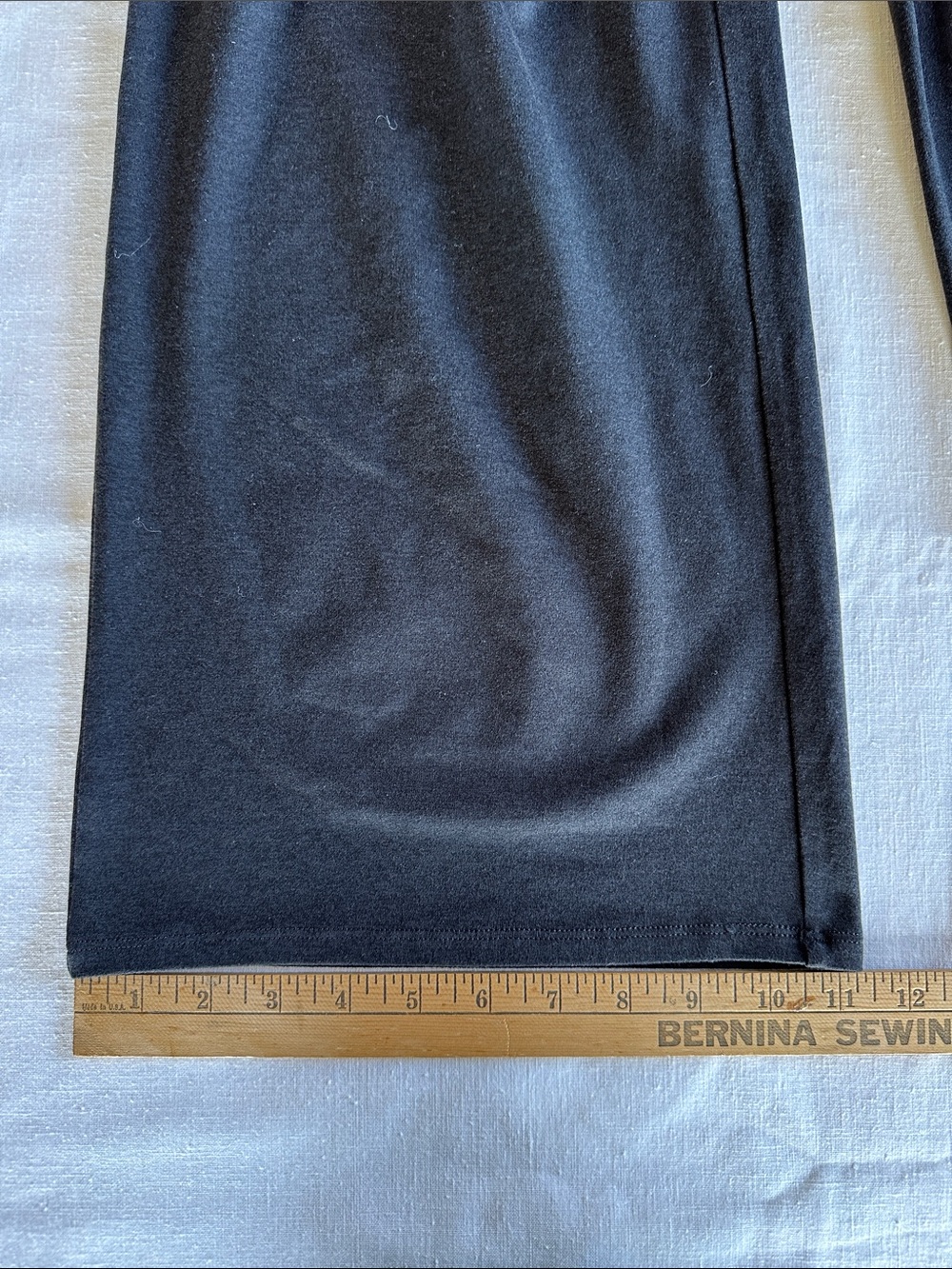 Vuori Halo Essential Wideleg M Short Black - Picture 5 of 8